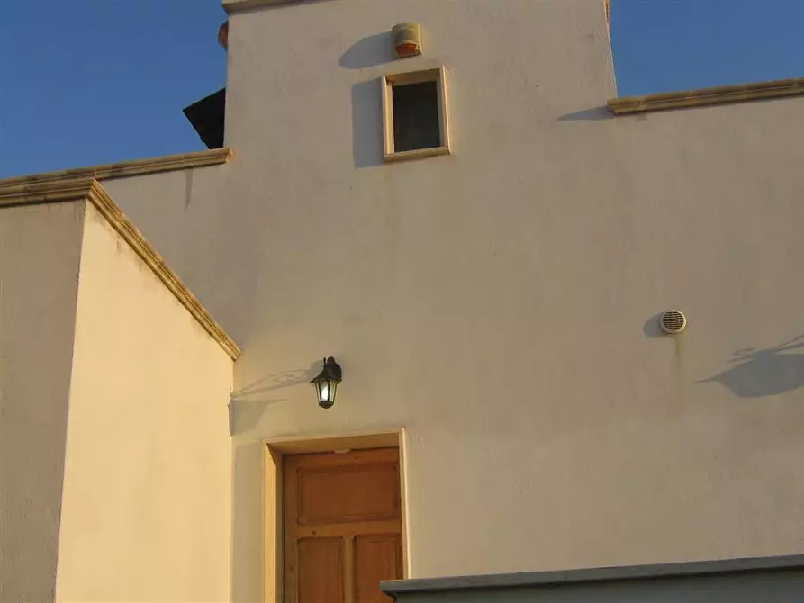 Immagine 1 di Casa indipendente in vendita  a Bari