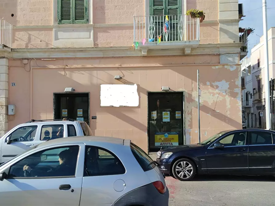 Immagine 1 di Negozio in affitto  in piazza plebiscito a Gioia Del Colle