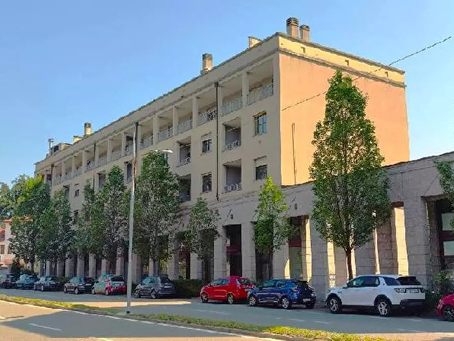 Immagine 1 di Palazzo in vendita  in Via Carlo Noè a Gallarate