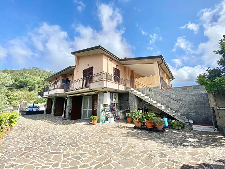 Immagine 1 di Appartamento in vendita  a Monterosso Al Mare