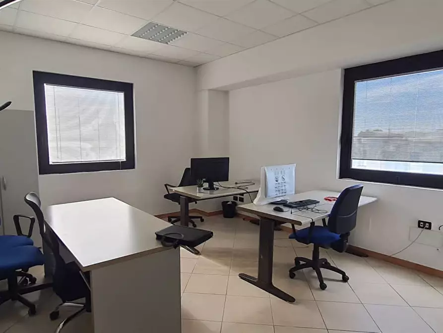 Immagine 1 di Ufficio in vendita  in VIA ANTONIO AMATO a Salerno