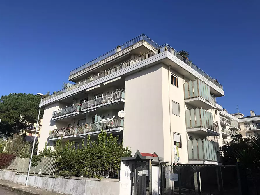 Immagine 1 di Appartamento in vendita  in Via Podgora a Salerno