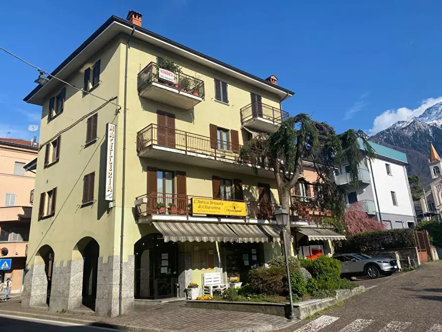 Immagine 1 di Appartamento in vendita  in Piazza San Giorgio a Colico
