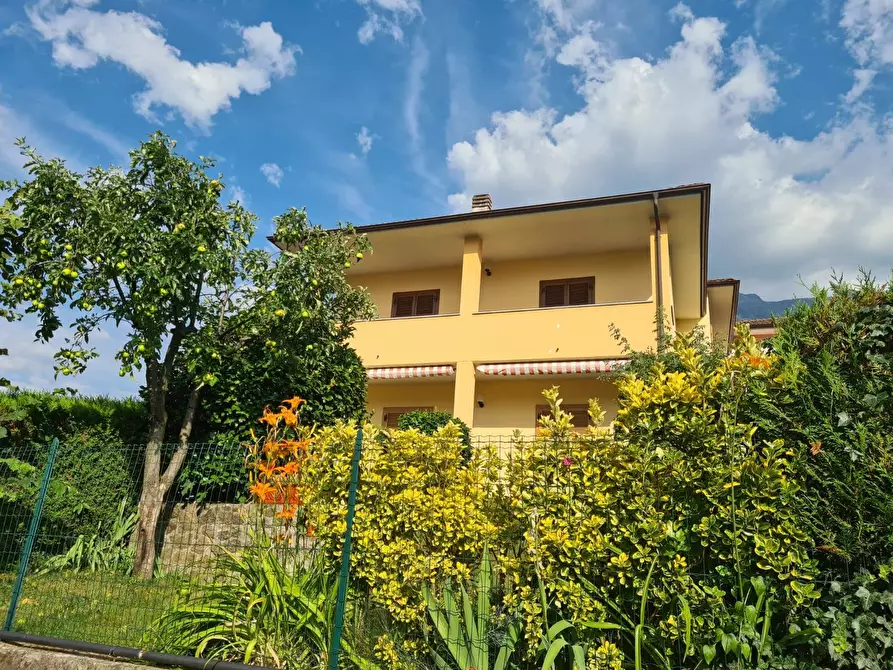 Immagine 1 di Appartamento in vendita  in Via Fumiarga a Colico
