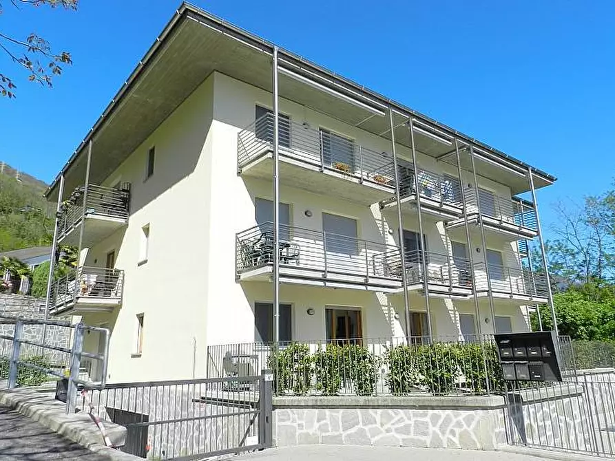 Immagine 1 di Appartamento in vendita  in VIA PARADISO a Argegno