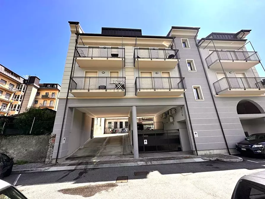 Immagine 1 di Appartamento in vendita  in via Nazionale a Colico