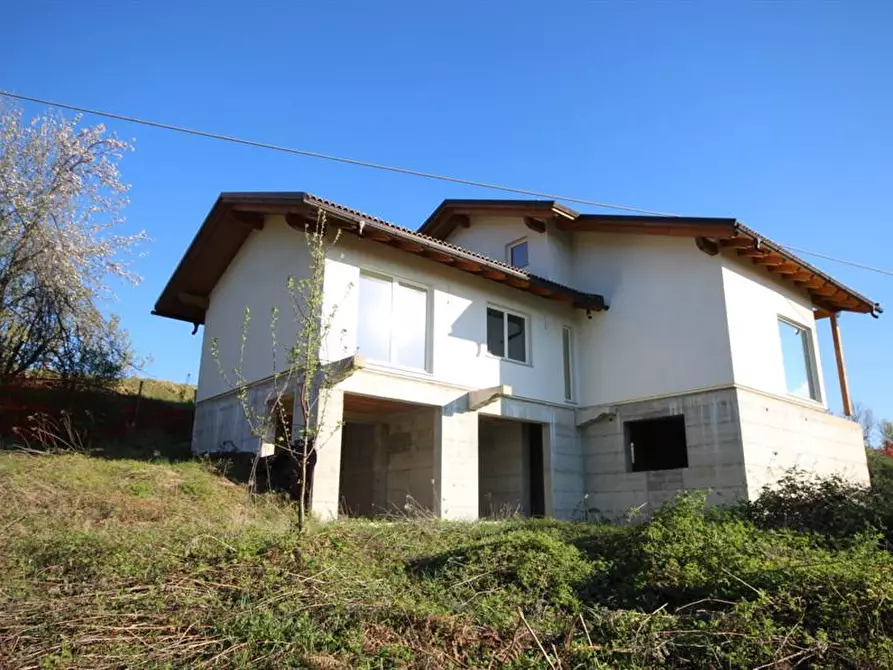 Immagine 1 di Villa in vendita  a Alto