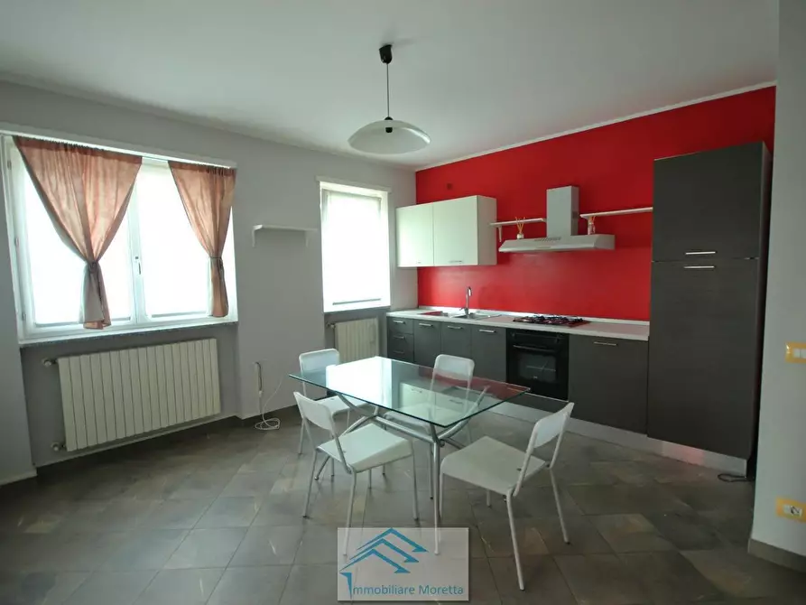 Immagine 1 di Appartamento in vendita  a Alba