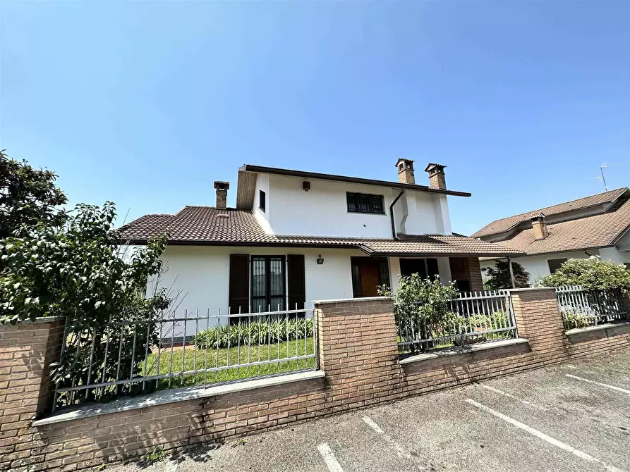 Immagine 1 di Villa in vendita  a Castiraga Vidardo