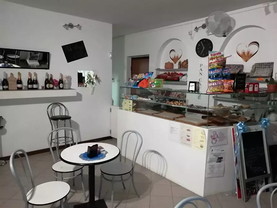 Immagine 1 di Bar / Ristorante in vendita  in centro a Albuzzano