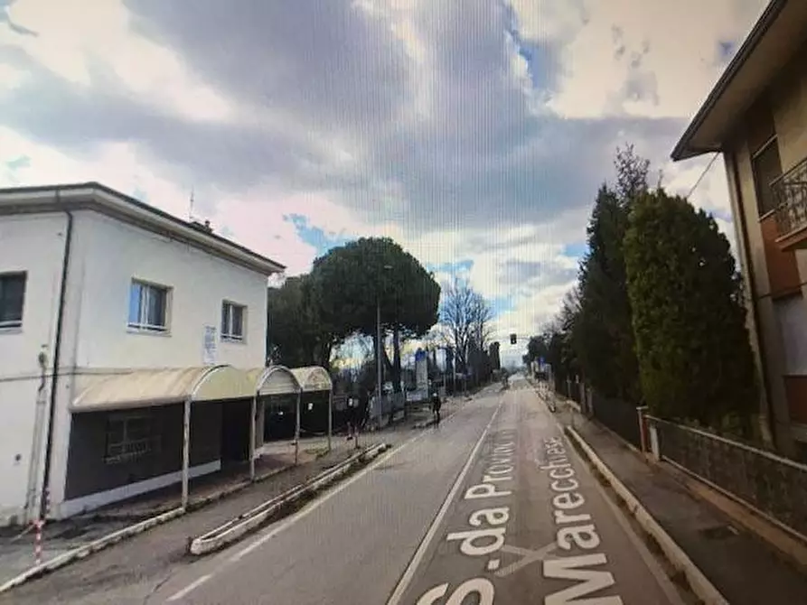 Immagine 1 di Negozio in vendita  a Rimini