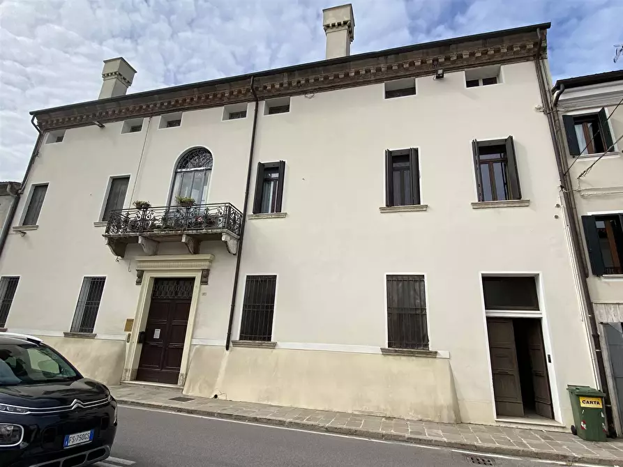 Immagine 1 di Villa in vendita  a Lendinara