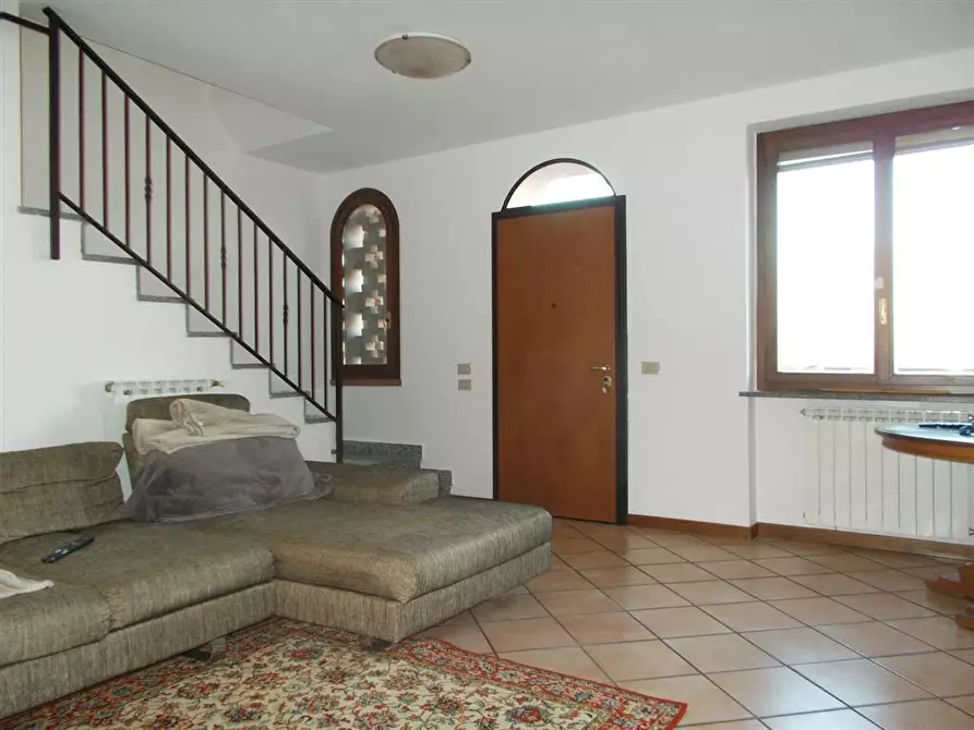 Immagine 1 di Villa in vendita  a Azzanello