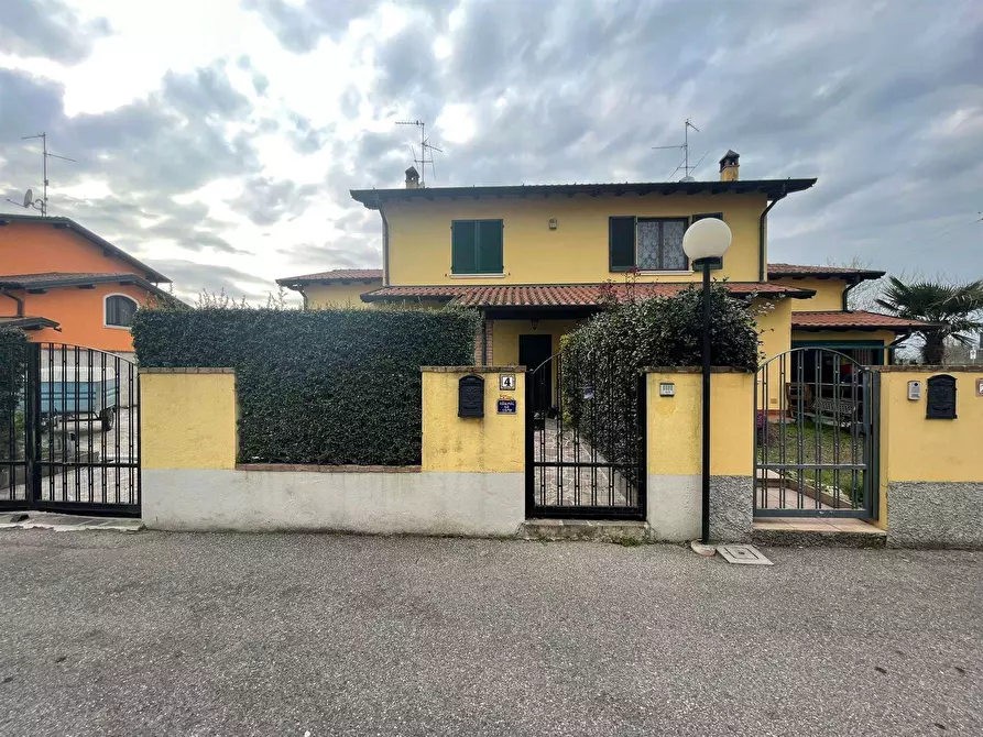 Immagine 1 di Villa in vendita  a Castelgerundo