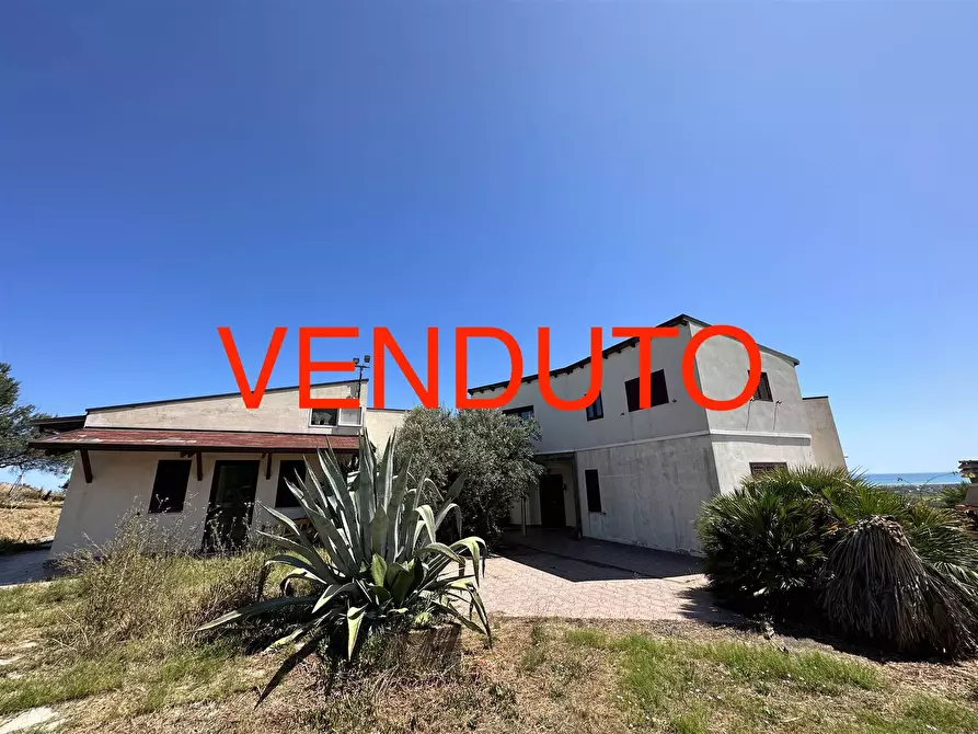 Immagine 1 di Villa in vendita  in VIA COLLE PIZZUTO a Vasto