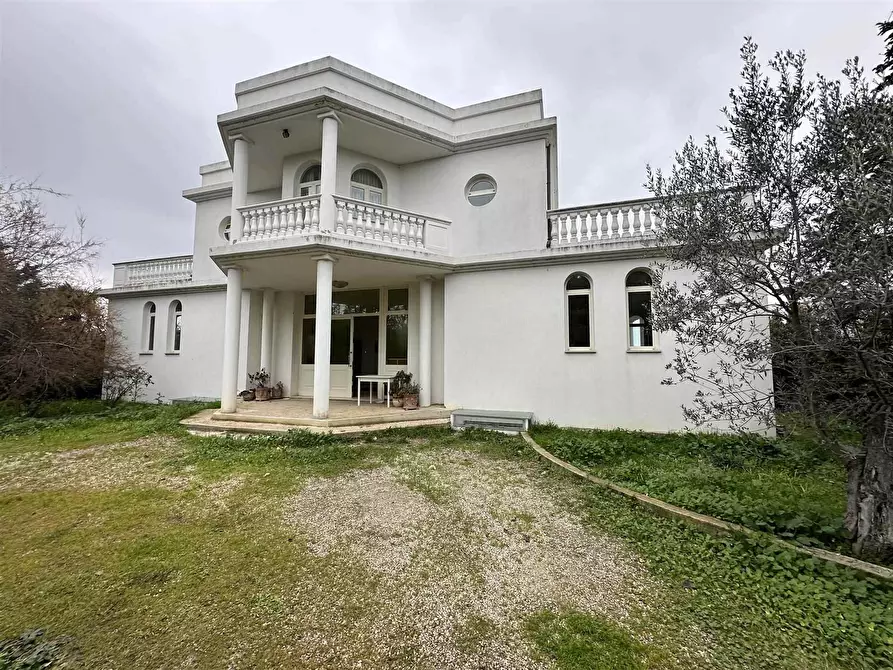 Immagine 1 di Villa in vendita  in Via Colli Albani a Vasto