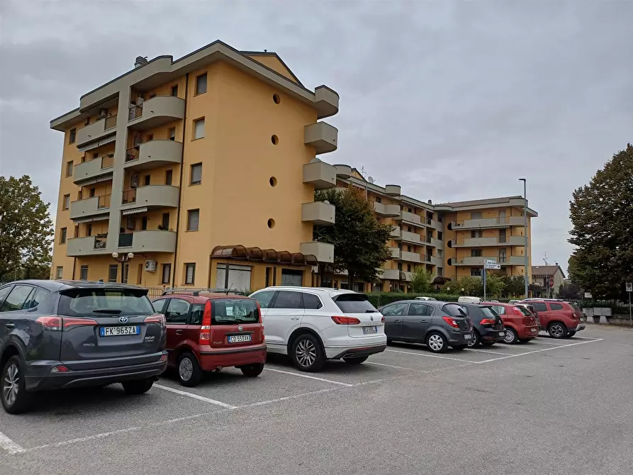 Immagine 1 di Appartamento in vendita  in VIA GUIDO ROSSA a Tavazzano Con Villavesco