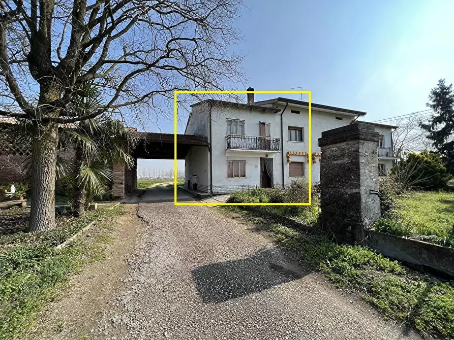 Immagine 1 di Casa indipendente in vendita  in strada Oriano a Castel D'ario