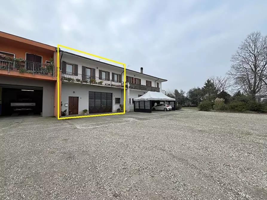 Immagine 1 di Casa indipendente in vendita  in strada statale Ostigliese a Roncoferraro