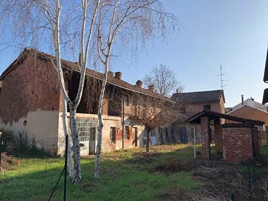 Immagine 1 di Casa indipendente in vendita  a Borgolavezzaro