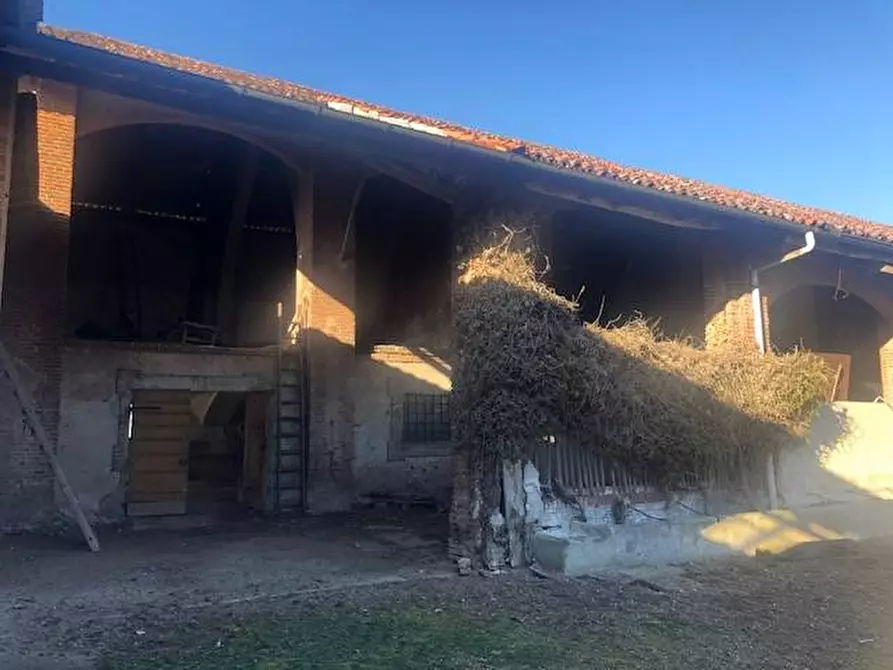 Immagine 1 di Rustico / casale in vendita  a Castello D'agogna