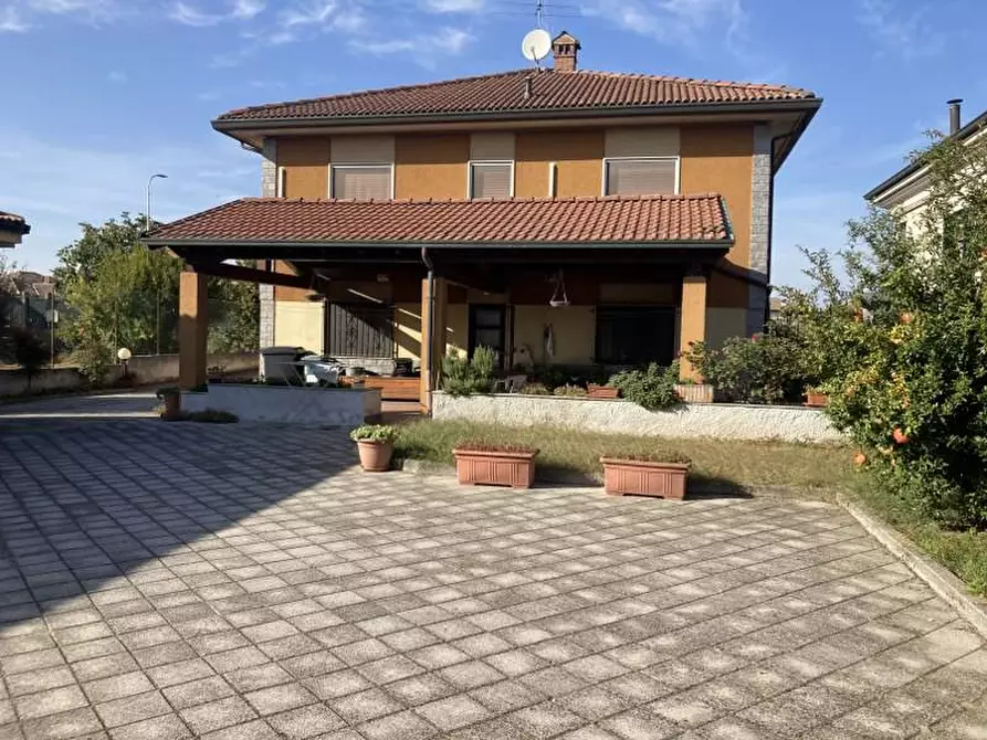 Immagine 1 di Villa in vendita  a Gambolo'