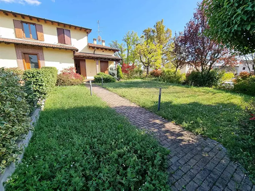 Immagine 1 di Appartamento in vendita  a Piadena Drizzona