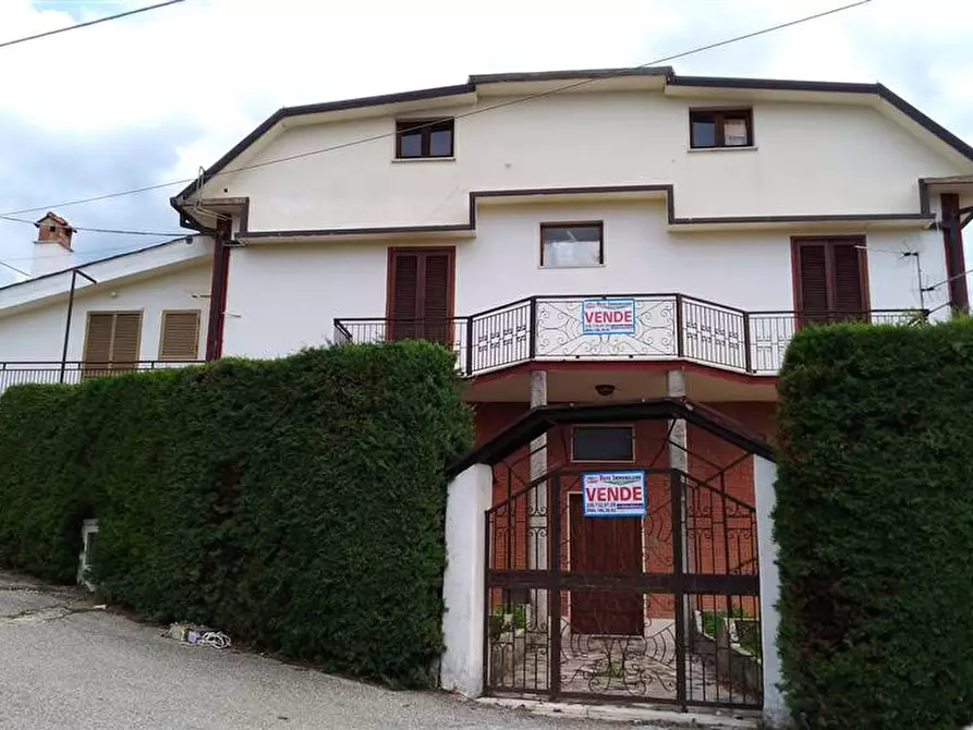 Immagine 1 di Villa in vendita  a Aprigliano