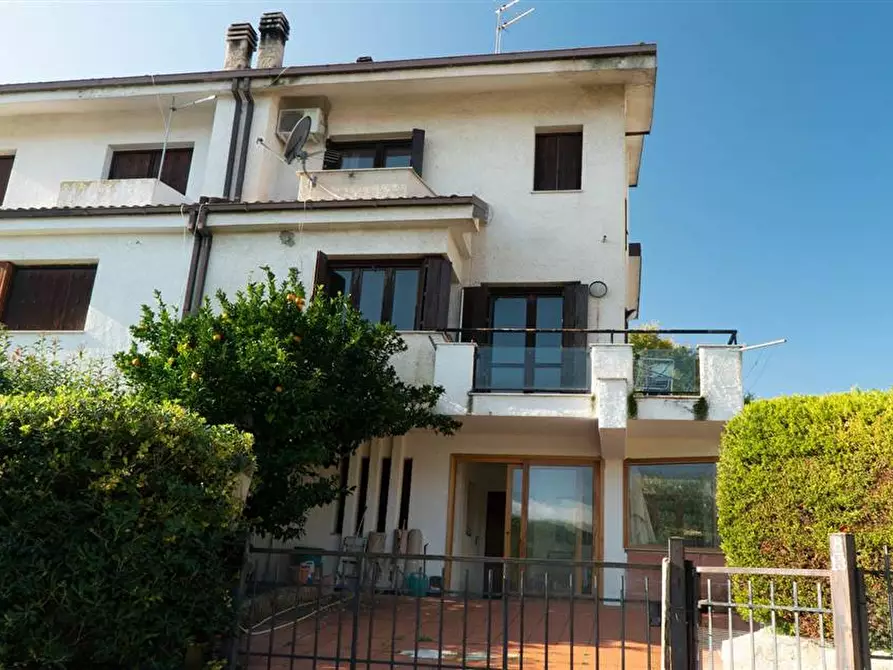 Immagine 1 di Villa in vendita  in Via San Paolo a Altilia