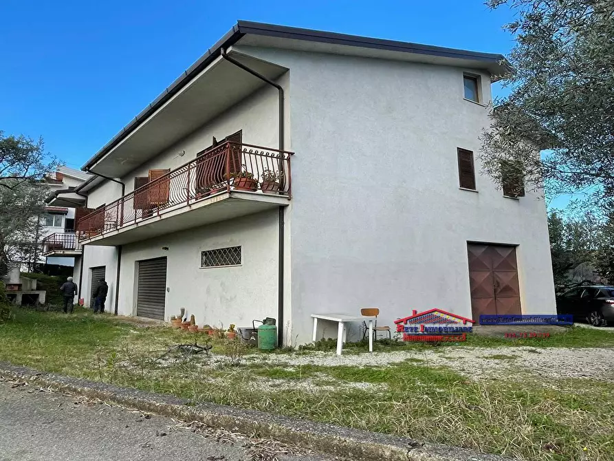 Immagine 1 di Villa in vendita  in Timpone degli Ulivi a Cosenza