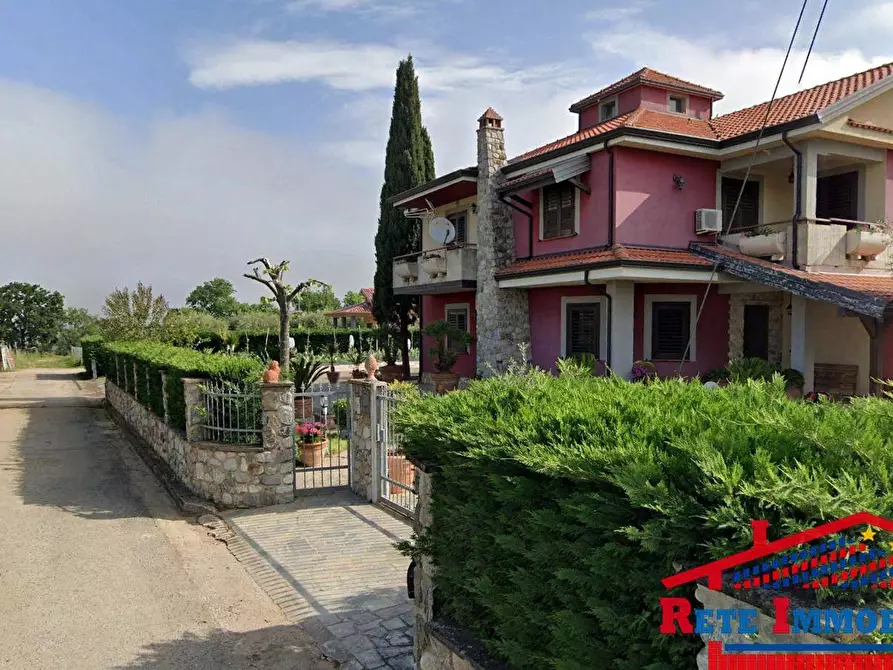 Immagine 1 di Villa in vendita  in Valleotta a Altilia