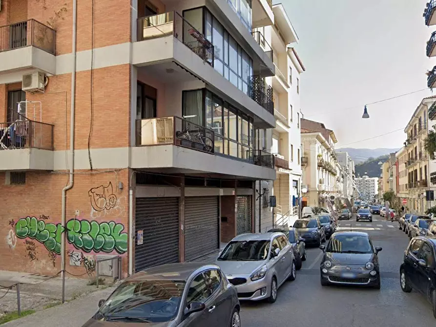 Immagine 1 di Negozio in vendita  in via isonzo a Cosenza