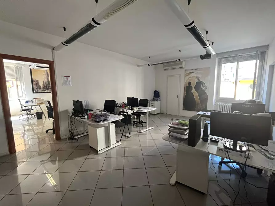 Immagine 1 di Ufficio in affitto  a Bologna
