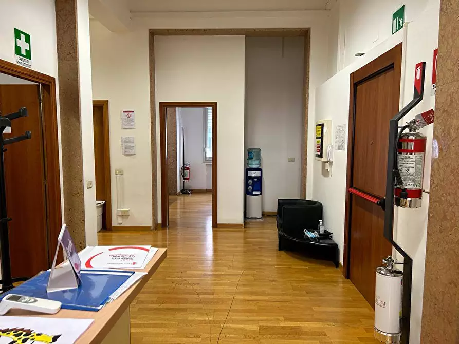Immagine 1 di Ufficio in affitto  a Bologna