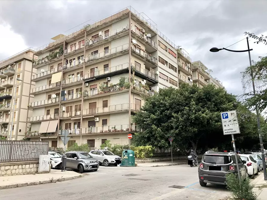 Immagine 1 di Appartamento in affitto  in Via Veneto a Palermo