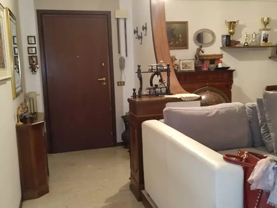Immagine 1 di Appartamento in vendita  in VIA BIAGI a Modena
