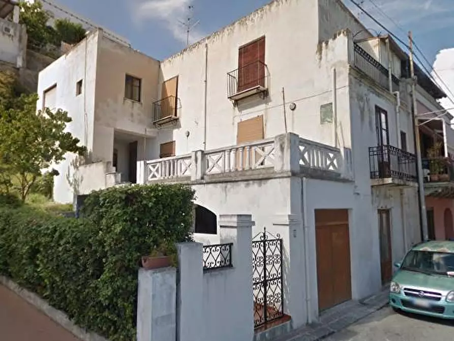 Immagine 1 di Casa indipendente in vendita  a Lipari
