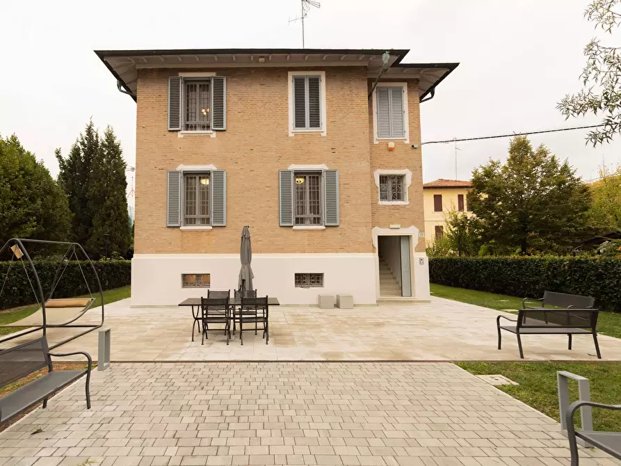 Immagine 1 di Villa in vendita  in via Bonasia, 26 a Modena