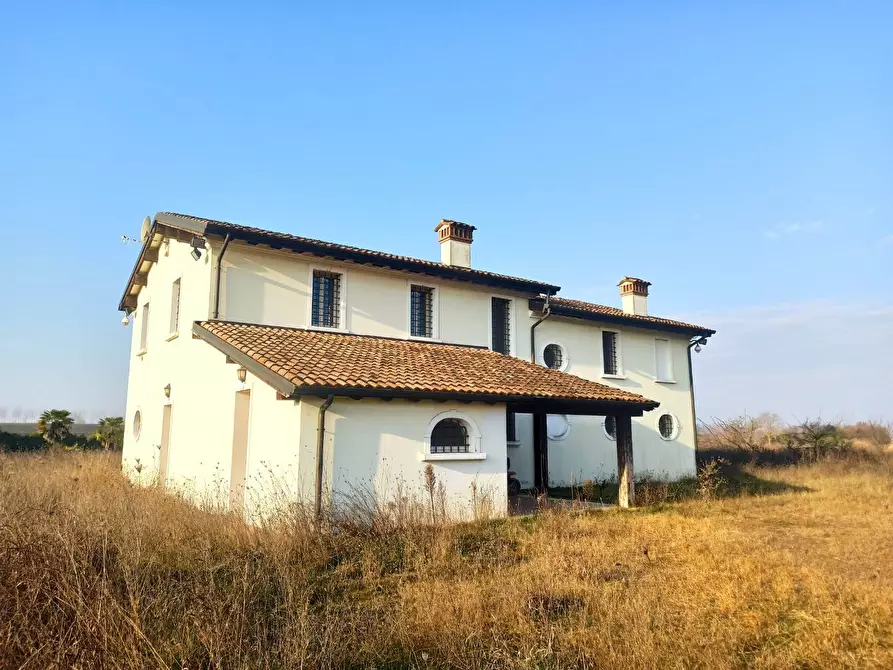 Immagine 1 di Villa in vendita  in chiaviche a Concordia Sulla Secchia