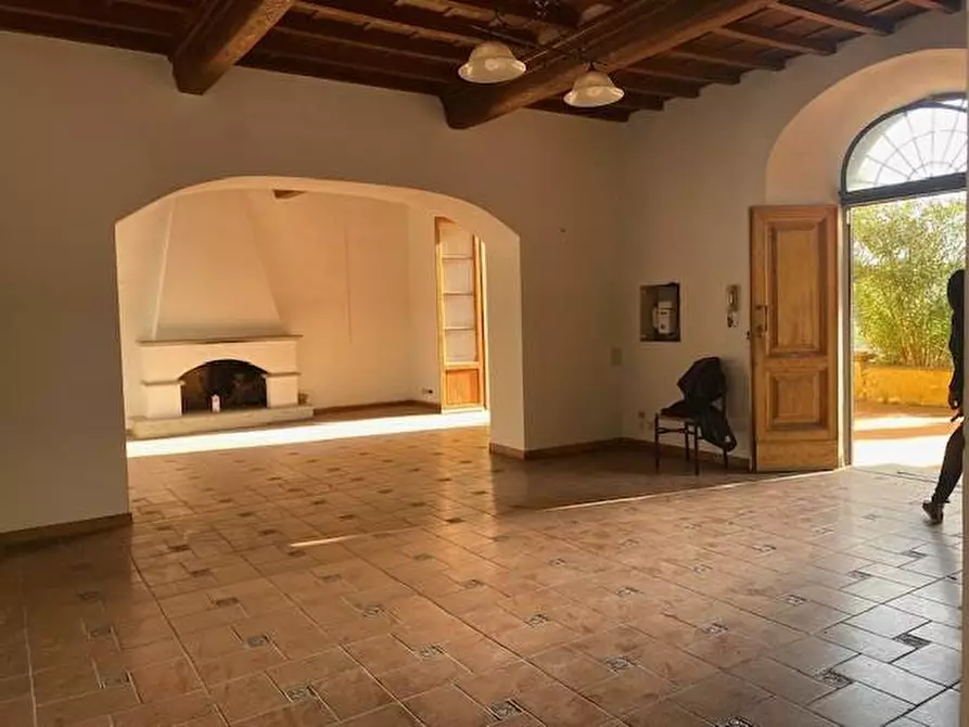 Immagine 1 di Villa in vendita  a Firenze