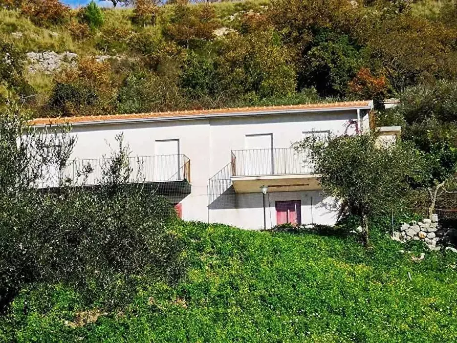 Immagine 1 di Villa in vendita  in CONTRADA Licciardo a Altofonte
