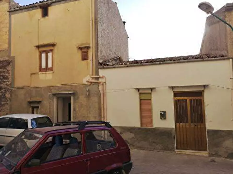 Immagine 1 di Casa indipendente in vendita  in Cortile Scibetta a Bisacquino