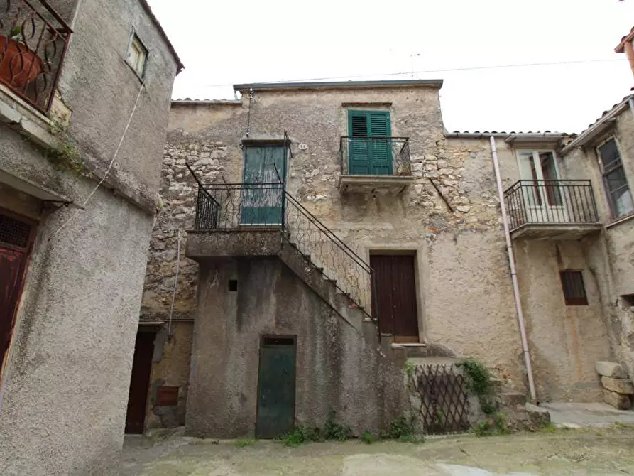 Immagine 1 di Appartamento in vendita  in Cortile Gallina a Bisacquino