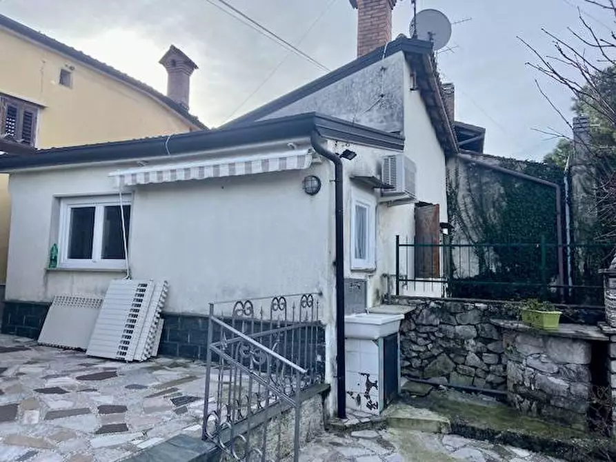 Immagine 1 di Casa indipendente in vendita  a Trieste