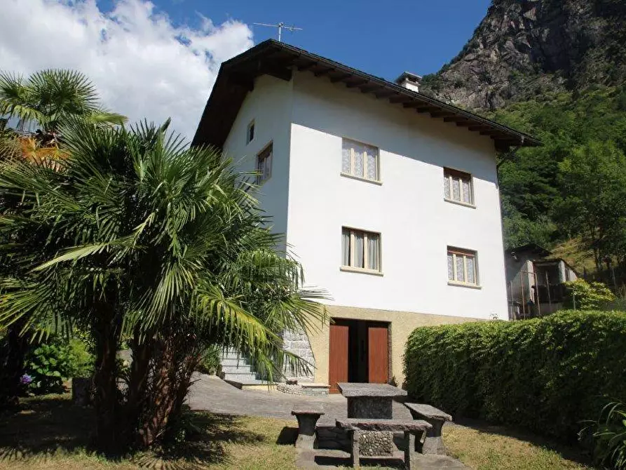 Immagine 1 di Casa indipendente in vendita  in Via per Uggia a Chiavenna