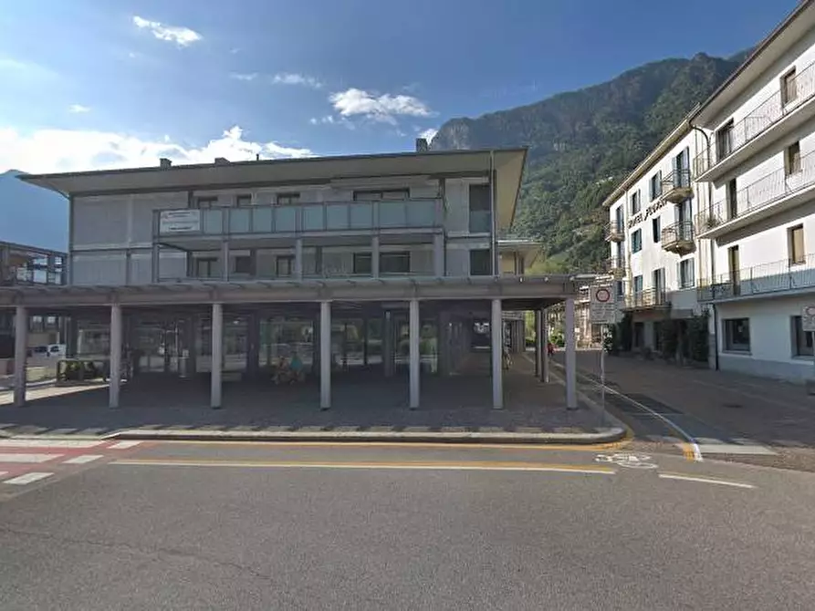 Immagine 1 di Locale commerciale in vendita  in via Vittorio Emanuele a Chiavenna