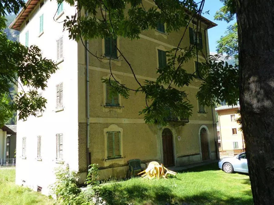 Immagine 1 di Appartamento in vendita  in Via Corti a Campodolcino