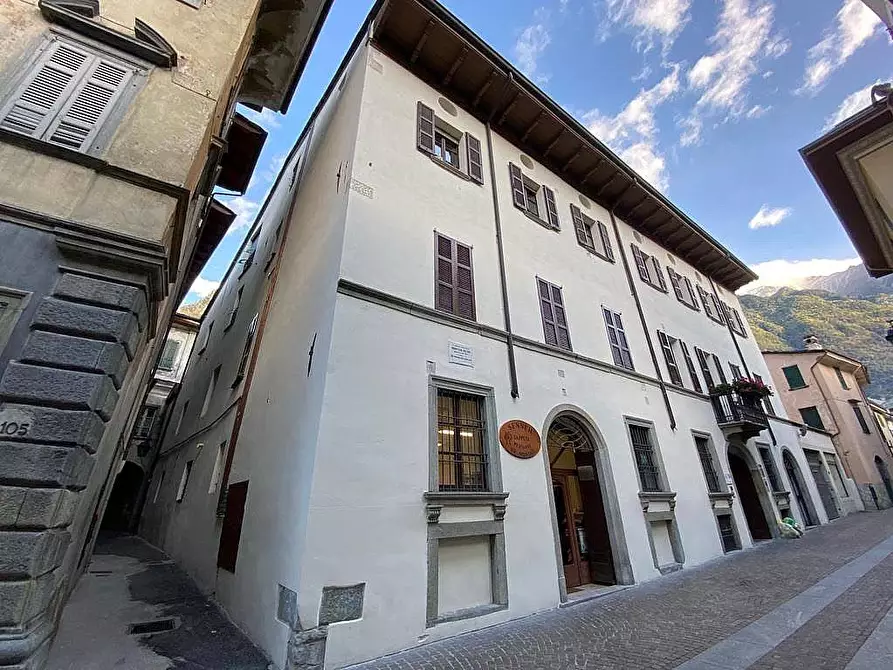 Immagine 1 di Negozio in affitto  in Via Dolzino a Chiavenna