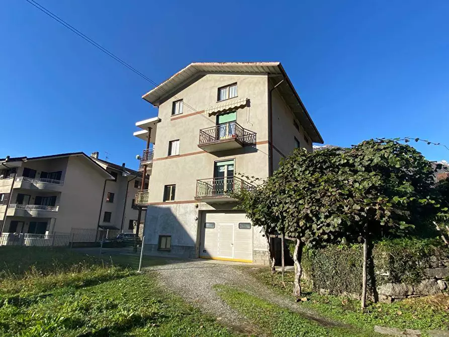 Immagine 1 di Appartamento in vendita  in Via Raschi a Chiavenna