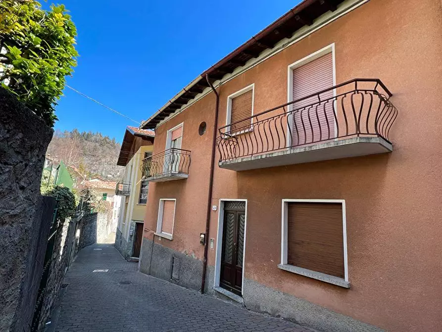 Immagine 1 di Casa indipendente in vendita  in Via Milano a Barni